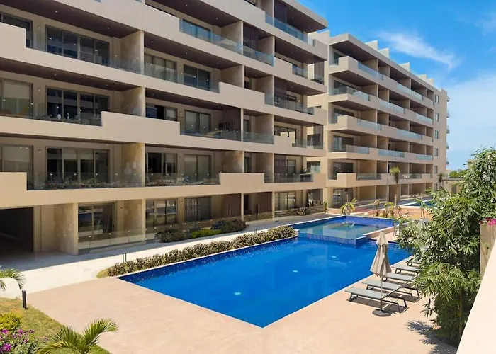 Luxury Cabo With Multiple Pools, Pickleball, Gym & Rooftop Ferienhaus